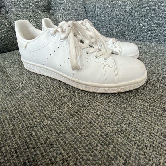 Adidas Stan Smiths unisex (W: 6.5 /M: 5.5) - Picture 3 of 9